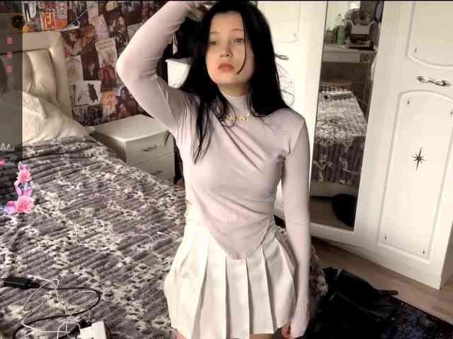 KimberleeChenevert webcam