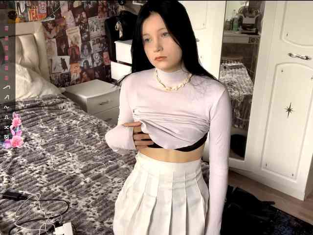 KimberleeChenevert webcam