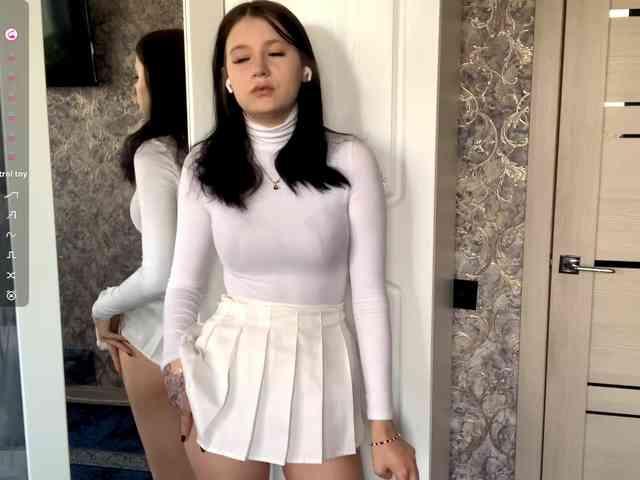 KimberleeChenevert webcam