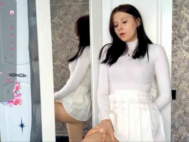 KimberleeChenevert webcam