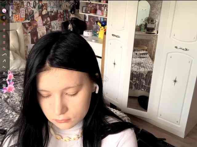 KimberleeChenevert webcam