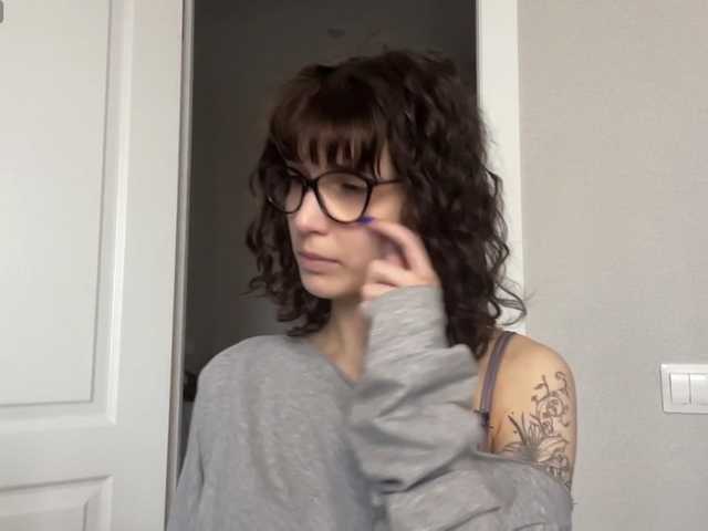 le modèle DarlenaBoothman est en webcam porno dans un show sur le site bongacams, il possède les tags suivants: White/Caucasian,Brunette,Shaved