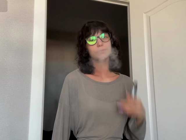 le modèle DarlenaBoothman est en webcam porno dans un show sur le site bongacams, il possède les tags suivants: White/Caucasian,Brunette,Shaved