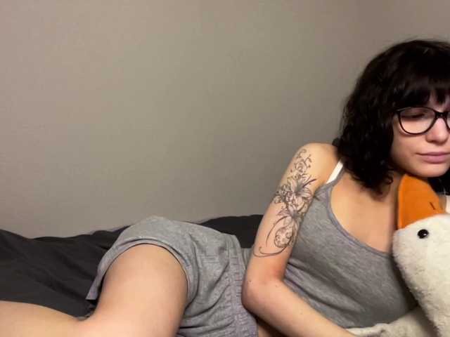 le modèle DarlenaBoothman est en webcam porno dans un show sur le site bongacams, il possède les tags suivants: White/Caucasian,Brunette,Shaved