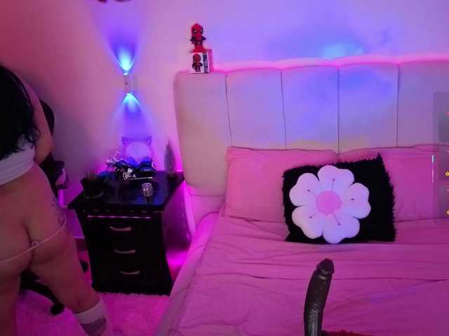 almendra08 live cam on BongaCams