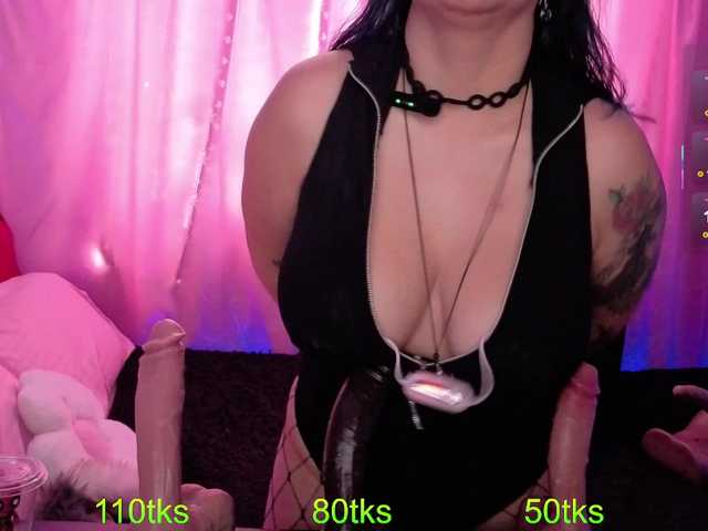 almendra08 live cam on BongaCams