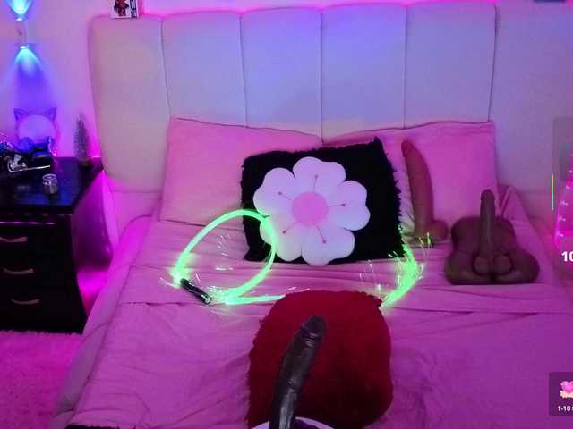 almendra08 live cam on BongaCams