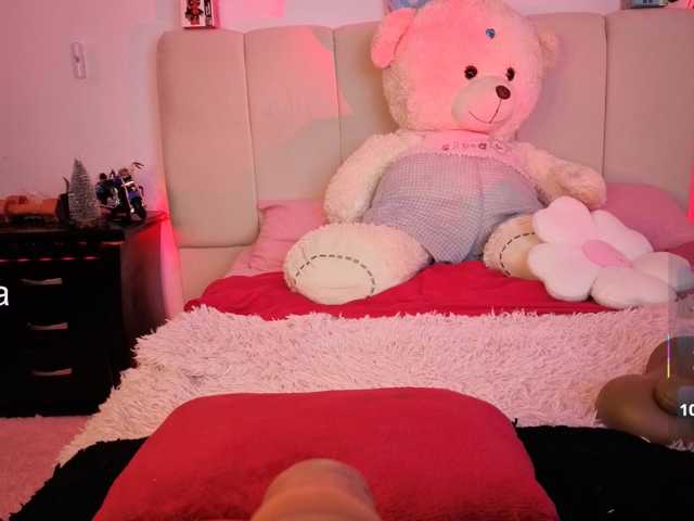 almendra08 live cam on BongaCams