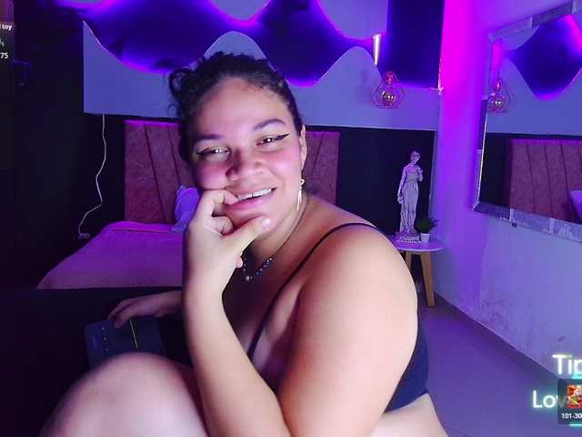 le modèle scarlett--joness est en webcam porno dans un show sur le site bongacams, il possède les tags suivants: Latino/Hispanic,Brunette,Trimmed