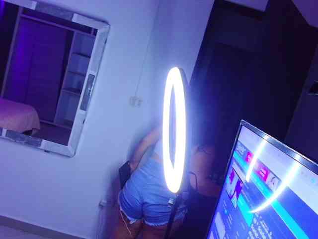 scarlett--joness webcam