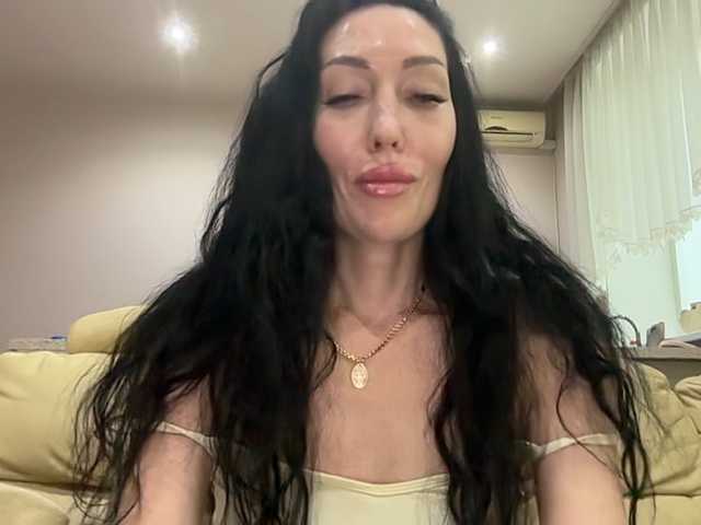 KorolevaQween000 live webcam show