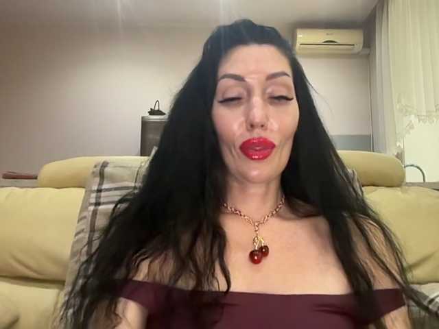 KorolevaQween000 live cam preview