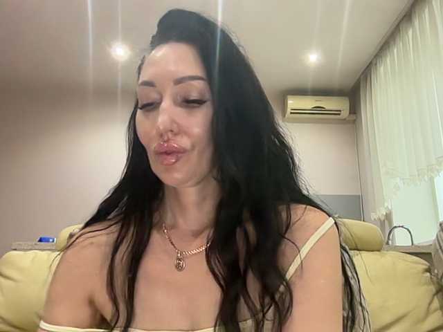 KorolevaQween000 live webcam show