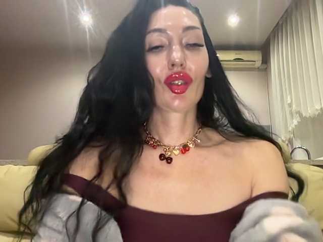KorolevaQween000 live cam preview