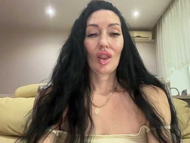 KorolevaQween000 live webcam show