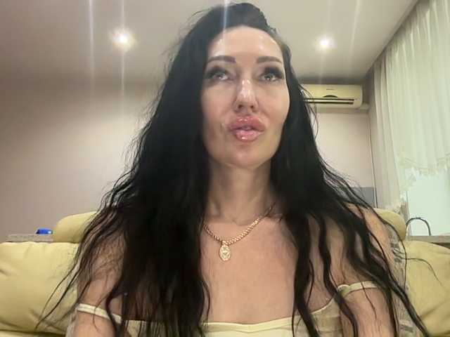 KorolevaQween000 live webcam show