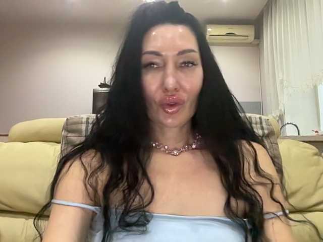 KorolevaQween000 live cam