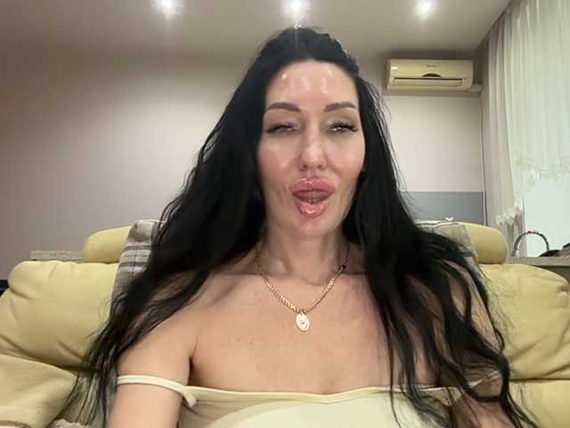KorolevaQween000 live webcam show