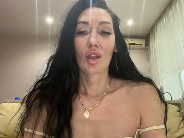 KorolevaQween000 live webcam show