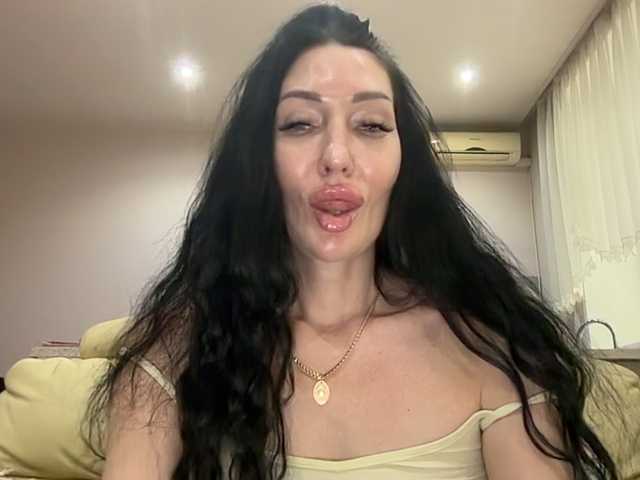 KorolevaQween000 live webcam show