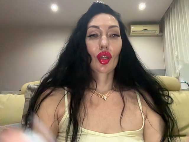 KorolevaQween000 live cam