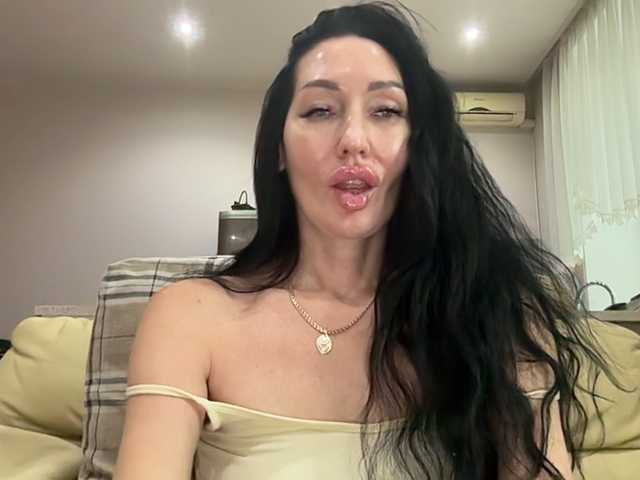 KorolevaQween000 live webcam show