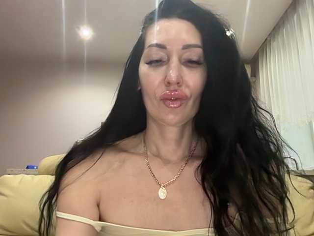 KorolevaQween000 live webcam show