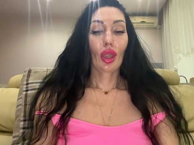 KorolevaQween000 live cam preview