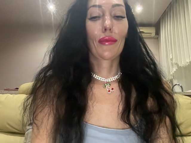 KorolevaQween000 live cam preview