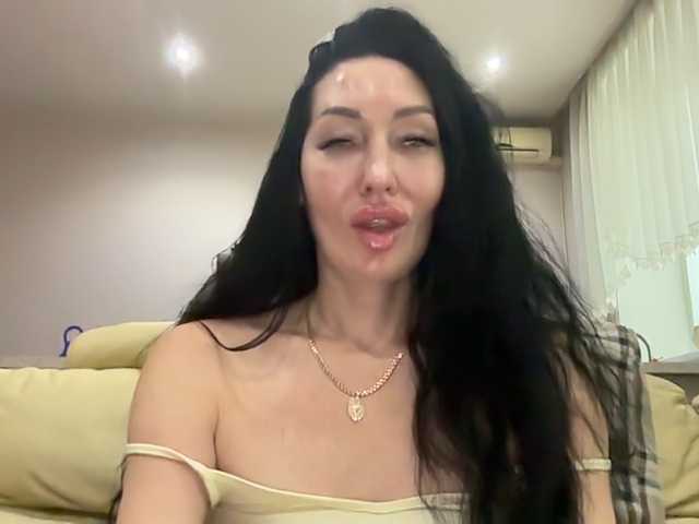 KorolevaQween000 live webcam show