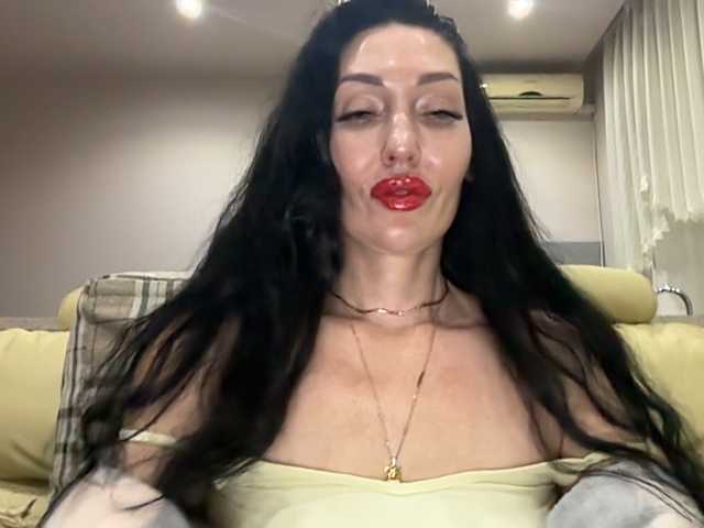 KorolevaQween000 live cam preview