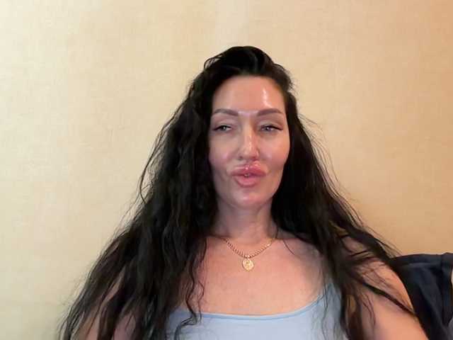 KorolevaQween000 live cam on BongaCams