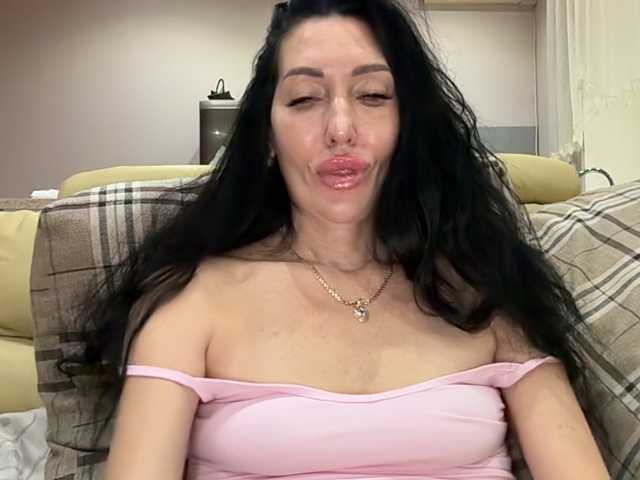 korolevaqween000 live sex show
