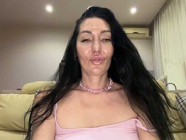 korolevaqween000 live sex show