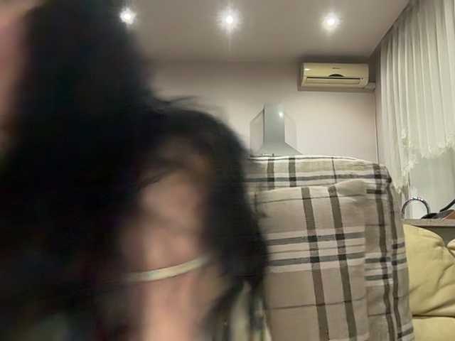 KorolevaQween000 live cam on BongaCams