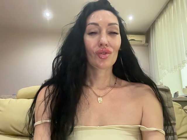 KorolevaQween000 live webcam show