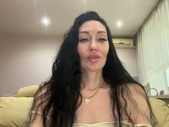 KorolevaQween000 live webcam show