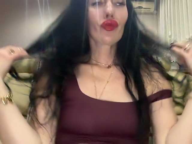KorolevaQween000 live cam preview