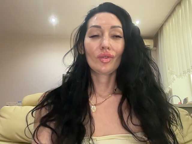 KorolevaQween000 live webcam show