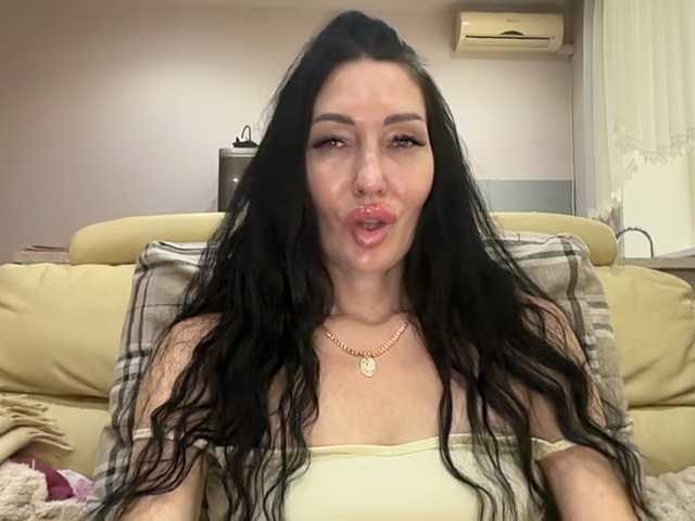 KorolevaQween000 live webcam show
