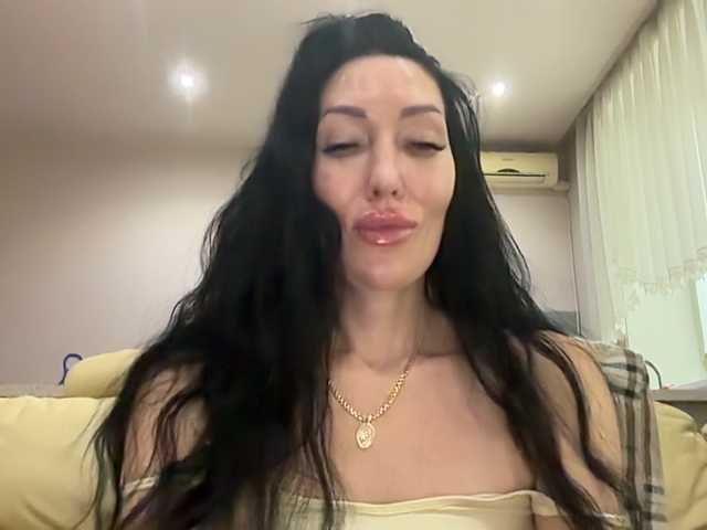KorolevaQween000 live webcam show