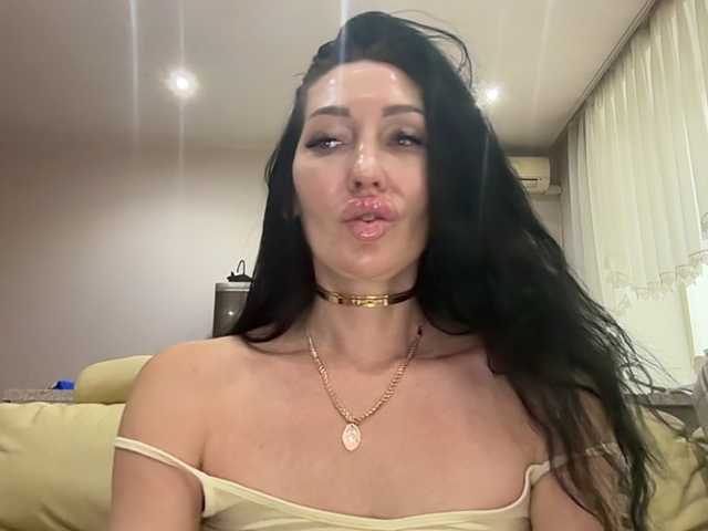 KorolevaQween000 live webcam show