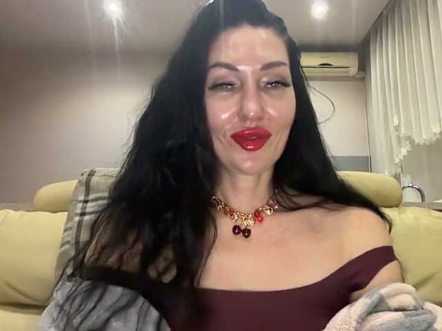 KorolevaQween000 live cam preview