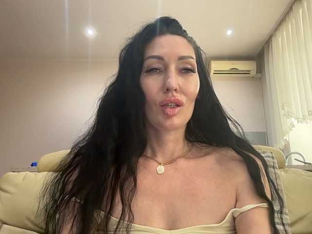 korolevaqween000 live sex show