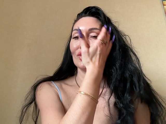 KorolevaQween000 live cam on BongaCams