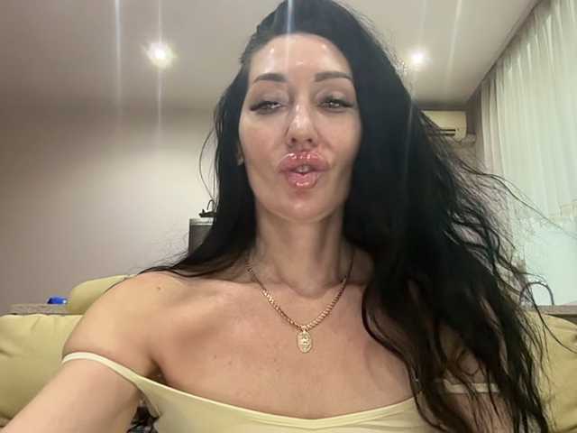 KorolevaQween000 live webcam show