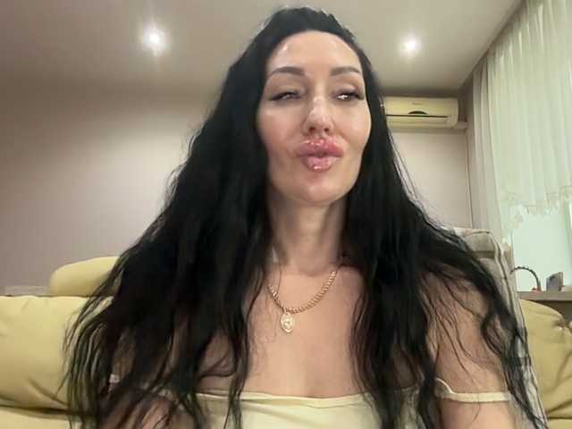 KorolevaQween000 live webcam show