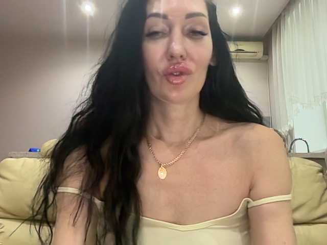 KorolevaQween000 live webcam show