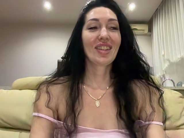 KorolevaQween000 live cam preview
