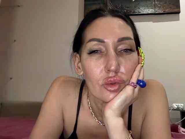 KorolevaQween000 webcam